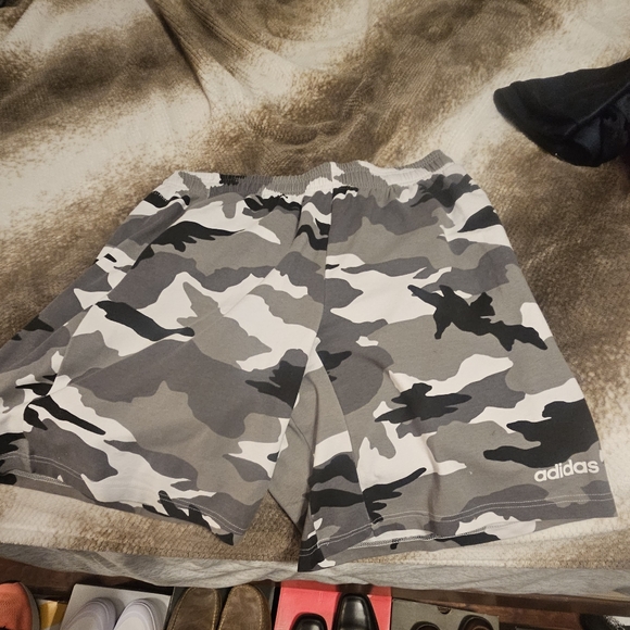 Adidas shorts - Picture 3 of 4